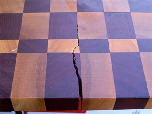 Hướng dẫn cách khắc phục đồ gỗ bị rạn nứt đơn giản mà hiệu quả