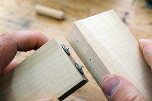 Bộ chốt lấy tâm gỗ dạng nút