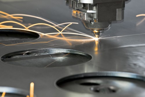 Phương pháp cắt kim loại bằng tia Laser