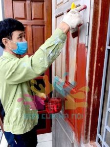 Thợ chuyên sơn cửa gỗ, sơn PU giá rẻ tại Hà Nội