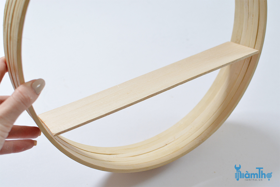 Gợi ý cách làm kệ gỗ hình tròn hiện đại từ khung thêu
