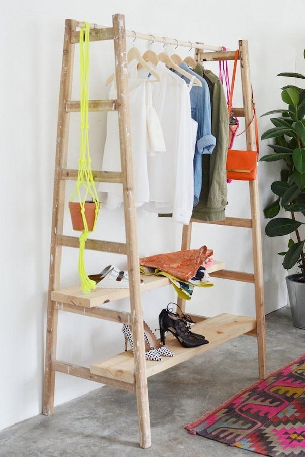 Gợi ý cách làm thang gỗ treo quần áo tiết kiệm diện tích