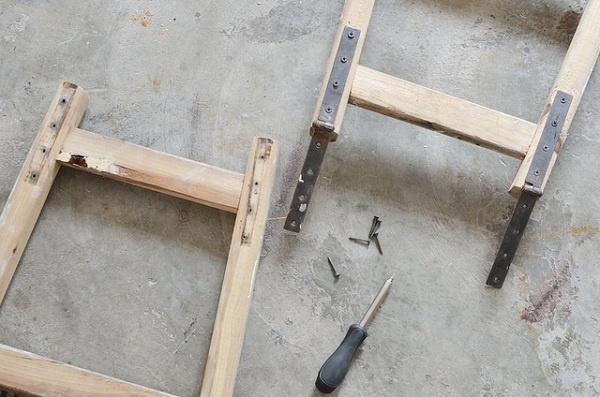 Gợi ý cách làm thang gỗ treo quần áo tiết kiệm diện tích
