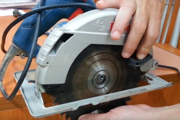 Kỹ thuật tháo lắp đĩa cưa máy cắt gạch đá bê tông